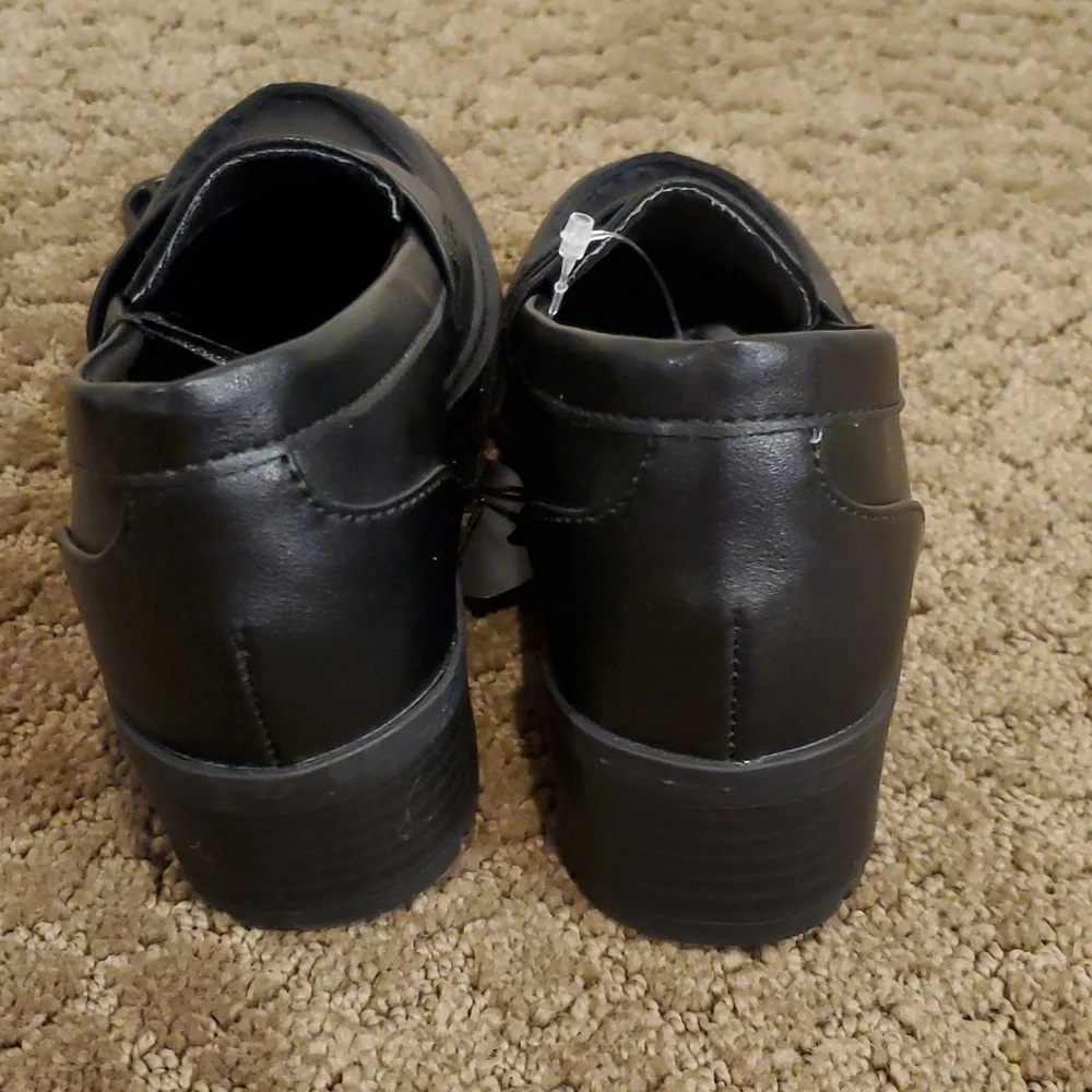 Girls Falls Creek PENNEY Black Heeled Loafers Dress Shoes Size 11 13 1  NWT